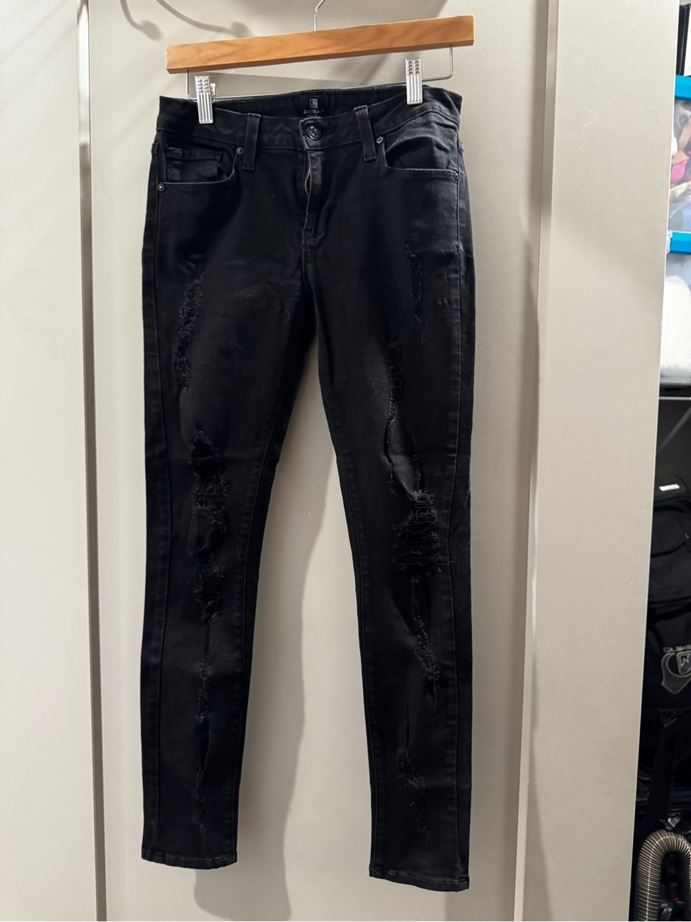 Just Black Women's Black Distressed Skinny Jeans